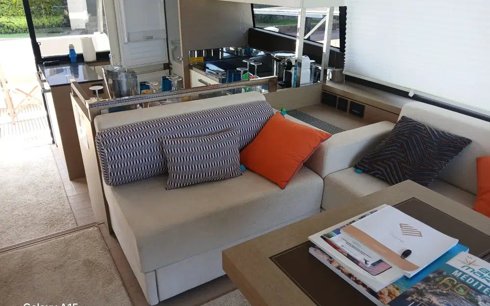 slider 23 Prestige Yachts PRESTIGE 630