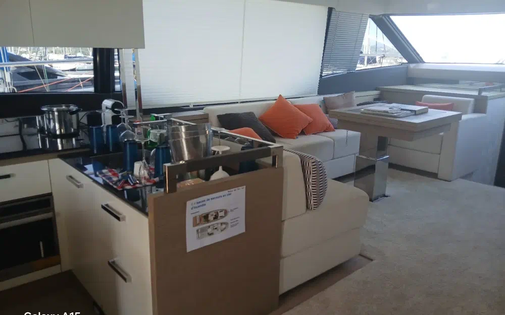 slider 24 Prestige Yachts PRESTIGE 630