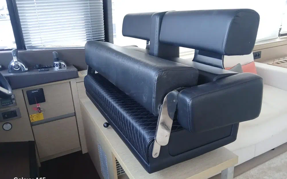 slider 25 Prestige Yachts PRESTIGE 630