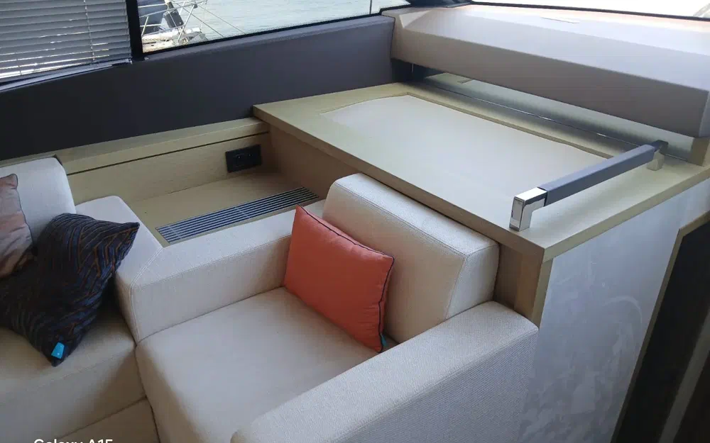 slider 29 Prestige Yachts PRESTIGE 630