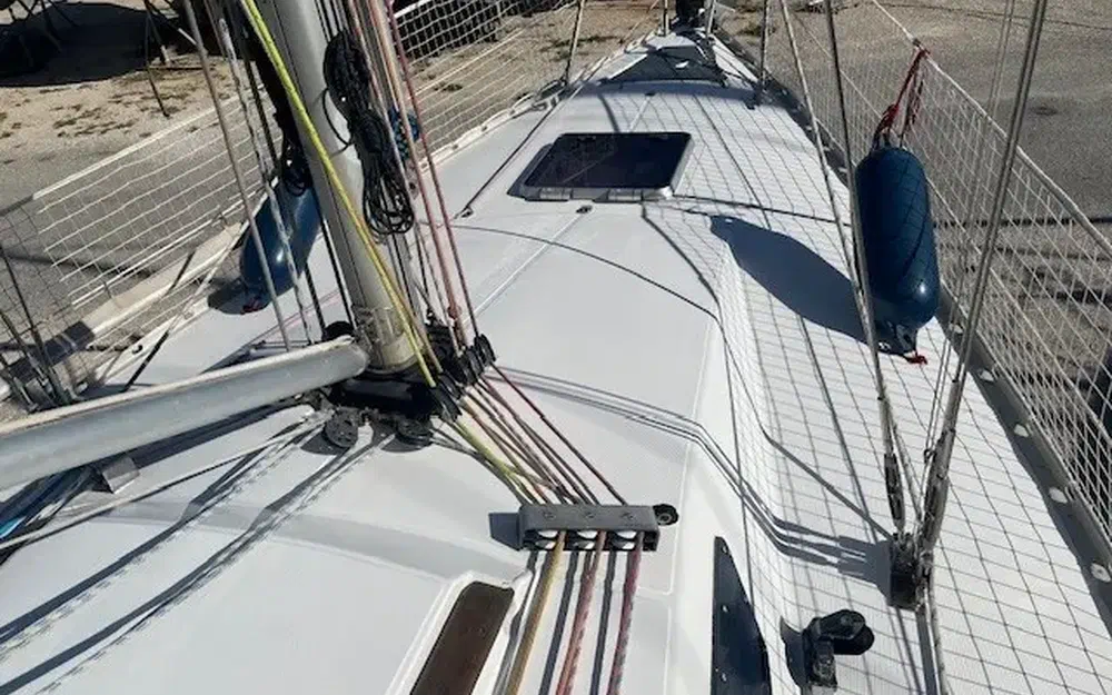 slider 11 Jeanneau Selection 37