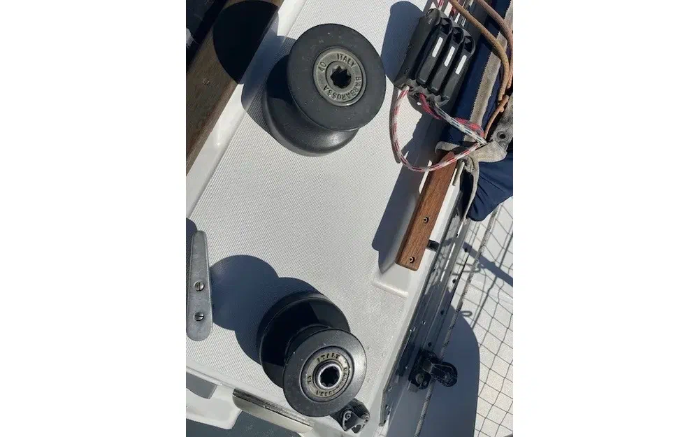 slider 34 Jeanneau Selection 37