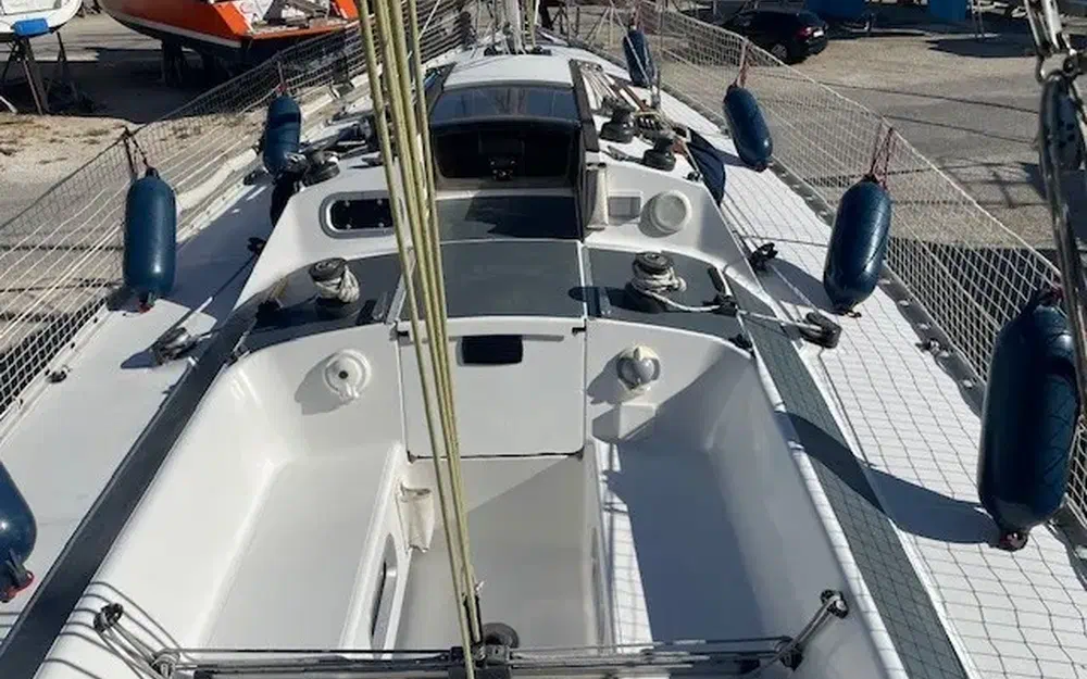 slider 8 Jeanneau Selection 37