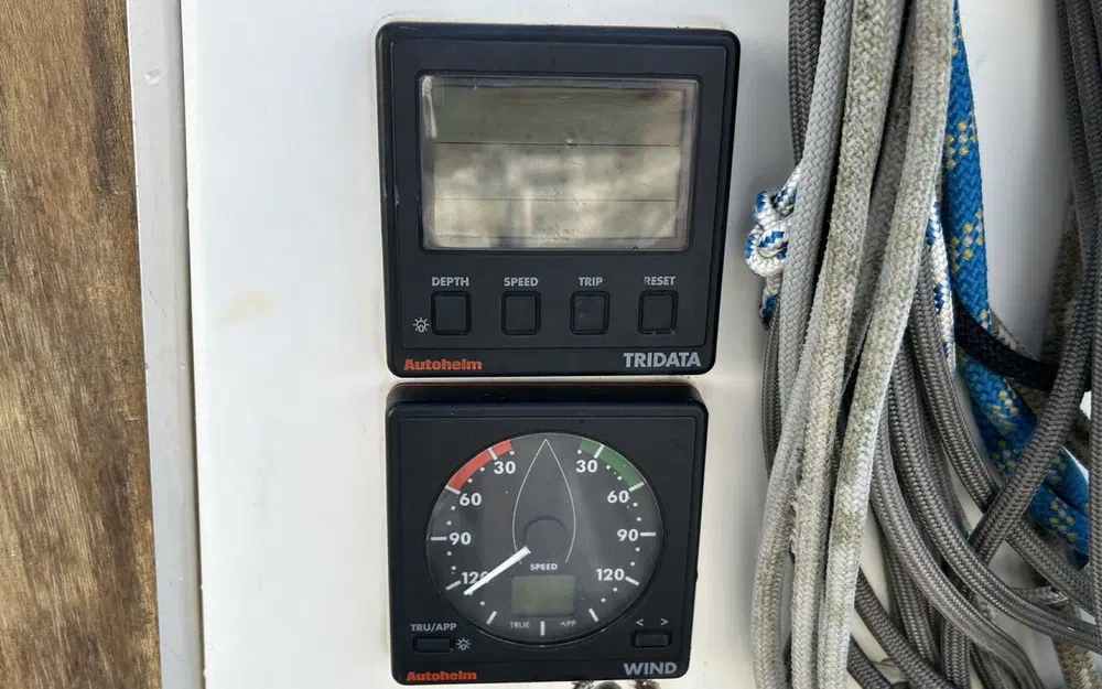 slider 12 Beneteau First 260 Spirit