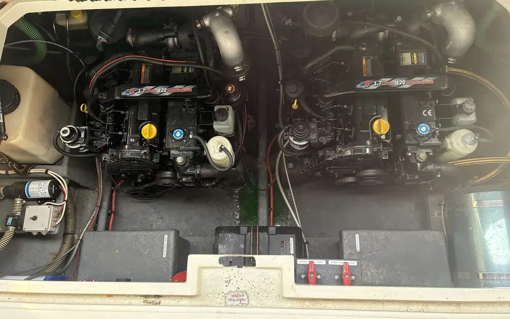 slider 32 Fairline Carrera 24