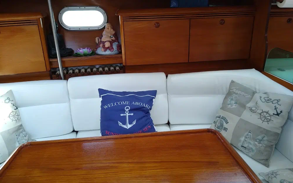 slider 11 Jeanneau Sun Odyssey 43