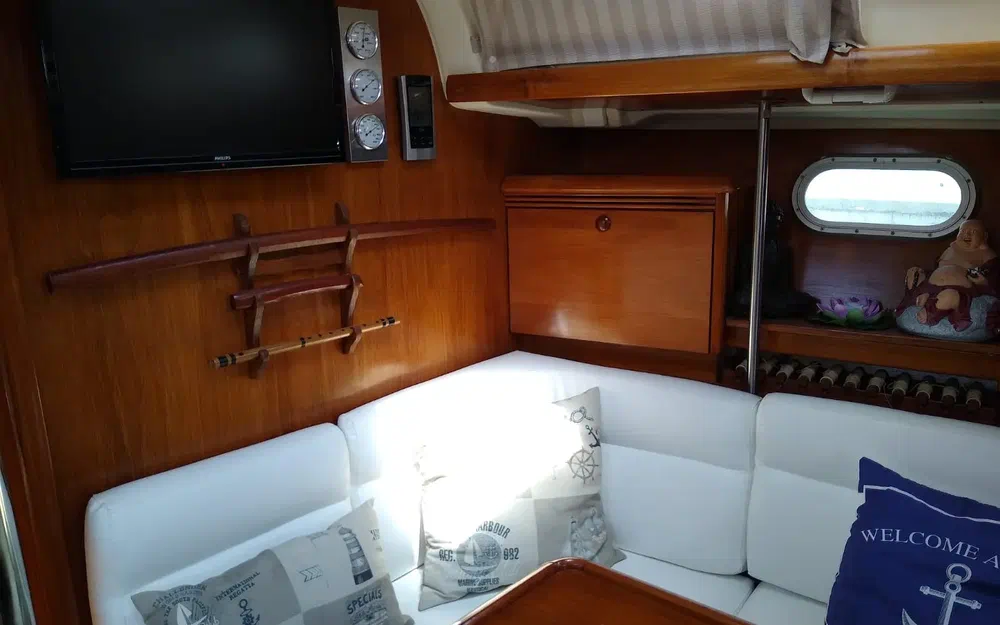slider 22 Jeanneau Sun Odyssey 43