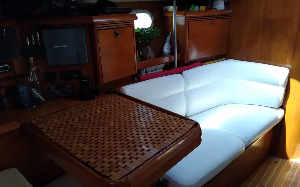 slider 27 Jeanneau Sun Odyssey 43