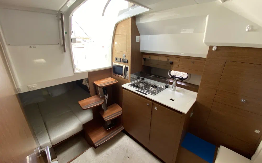 slider 11 Jeanneau Cap Camarat 10.5 CC