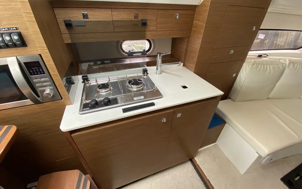 slider 10 Jeanneau Cap Camarat 10.5 CC