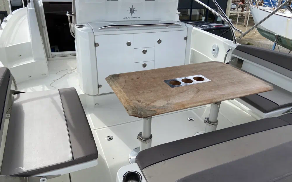 slider 6 Jeanneau Cap Camarat 10.5 CC