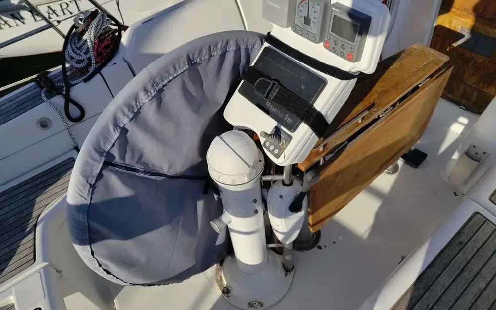 slider 2 Beneteau Oceanis 373 Clipper