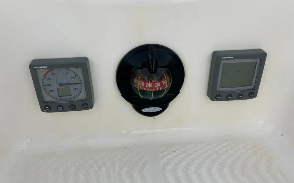 slider 7 Jeanneau Sun 2500