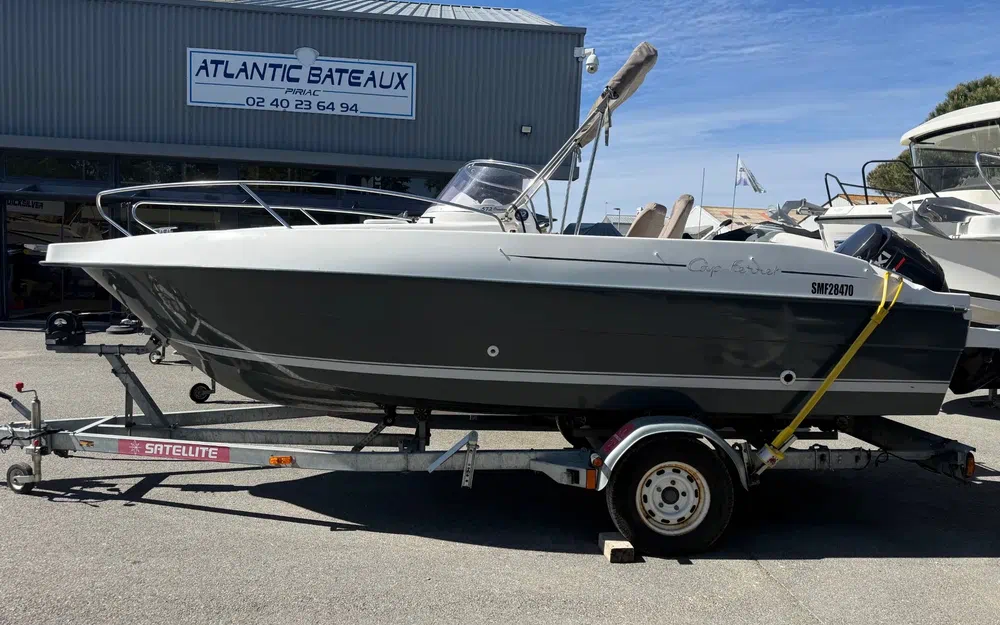 slider 0 B2 Marine Cap Ferret 572 Cruiser