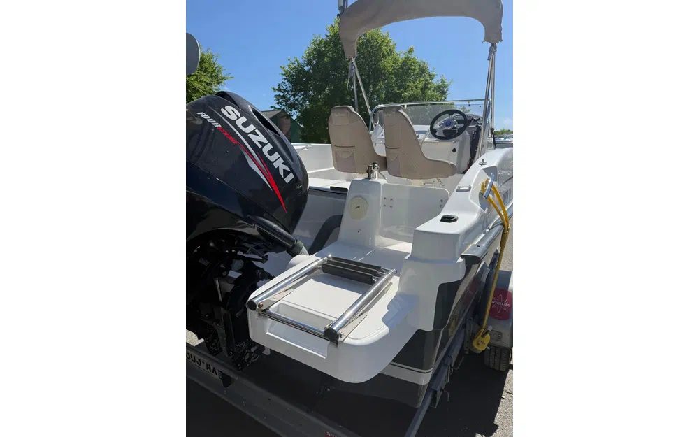 slider 2 B2 Marine Cap Ferret 572 Cruiser