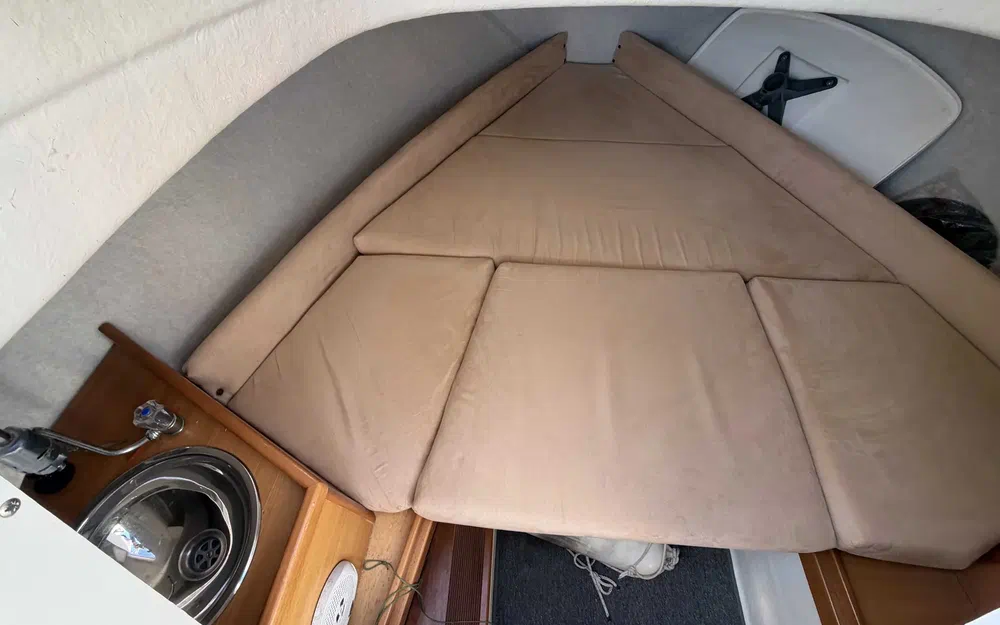 slider 2 B2 Marine 652 Cabin Cruiser