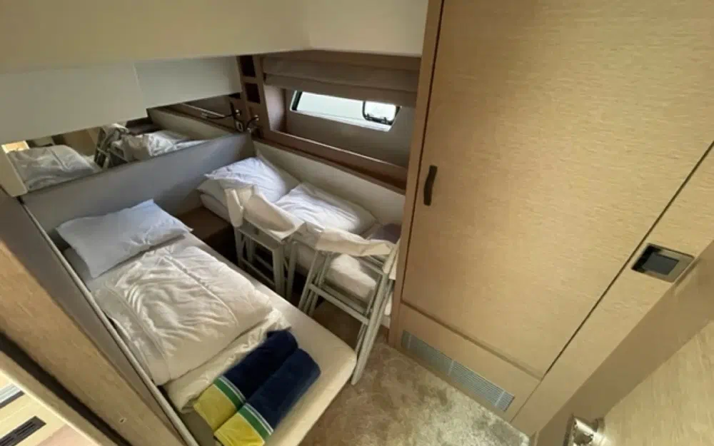 slider 9 Jeanneau Prestige 520 Fly