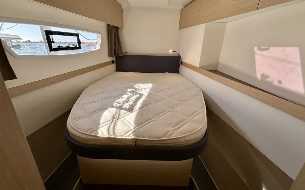 slider 23 Fountaine Pajot Astrea 42