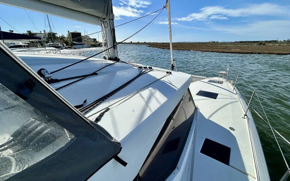 slider 24 Fountaine Pajot Astrea 42