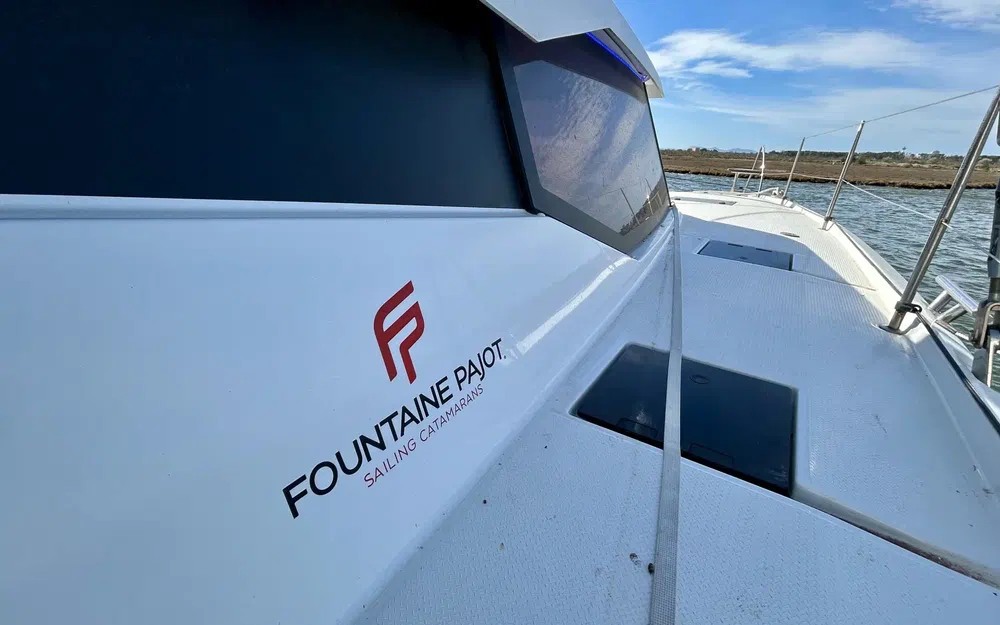 slider 26 Fountaine Pajot Astrea 42