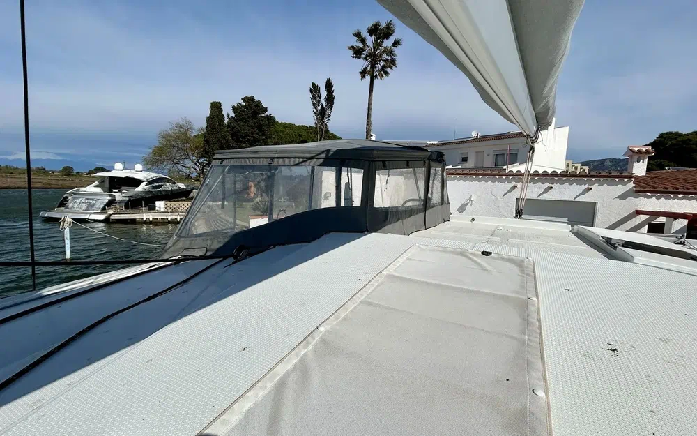 slider 34 Fountaine Pajot Astrea 42