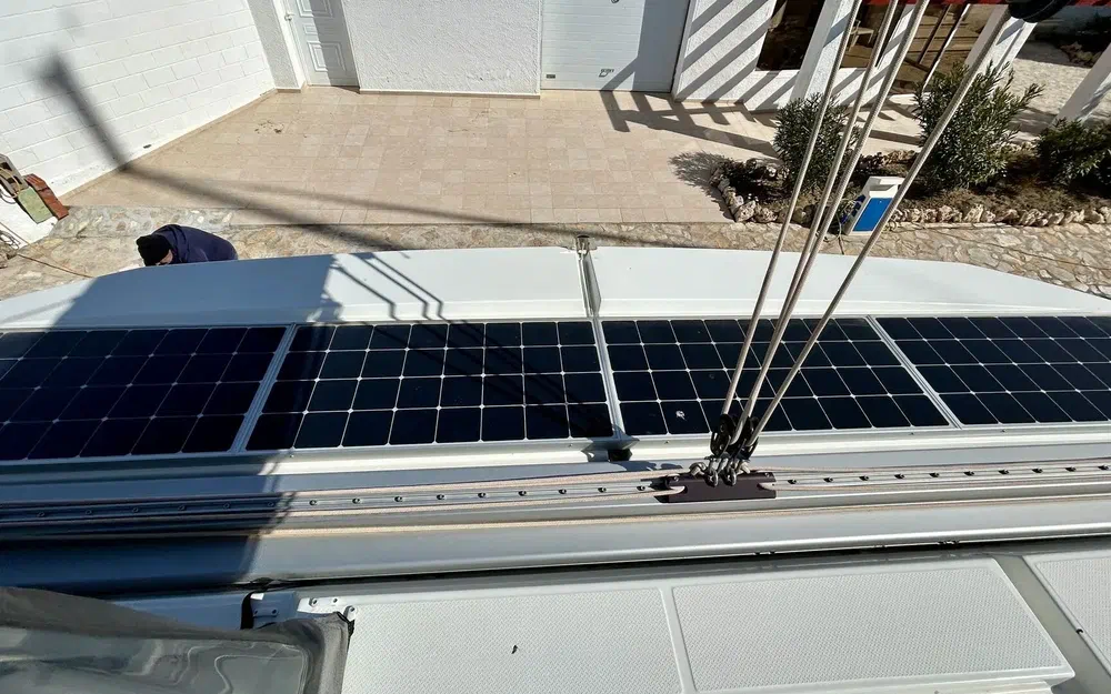 slider 35 Fountaine Pajot Astrea 42