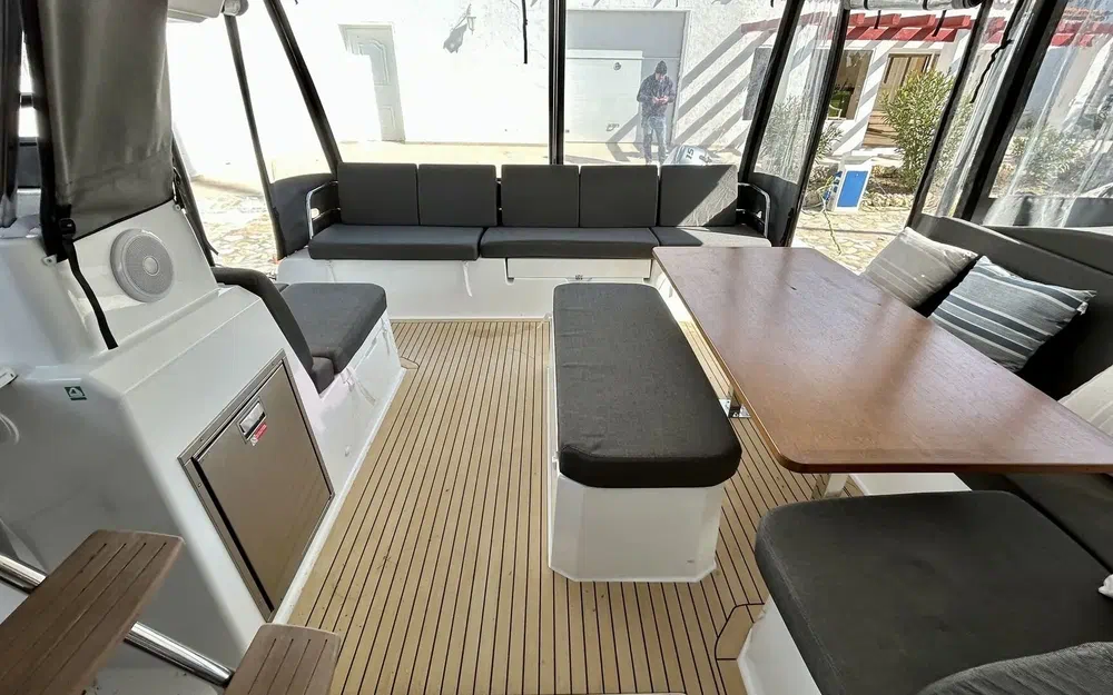 slider 6 Fountaine Pajot Astrea 42