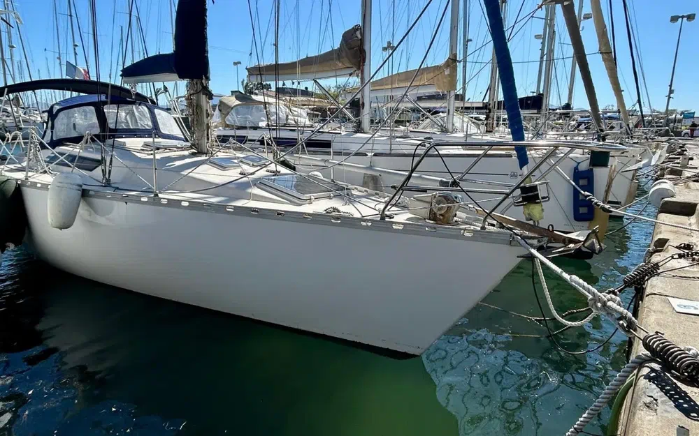 slider 1 Beneteau First 35