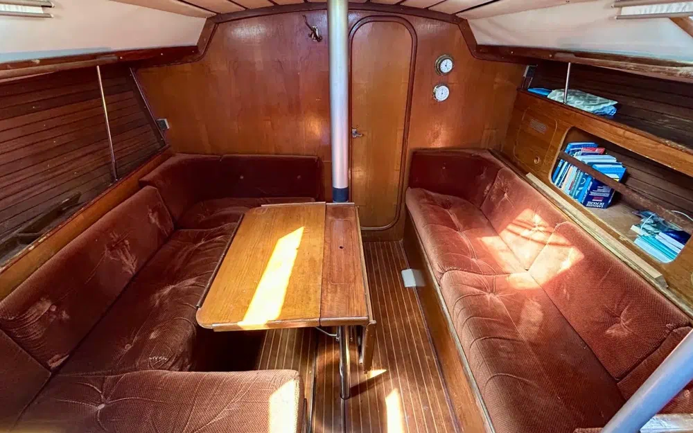 slider 8 Beneteau First 35