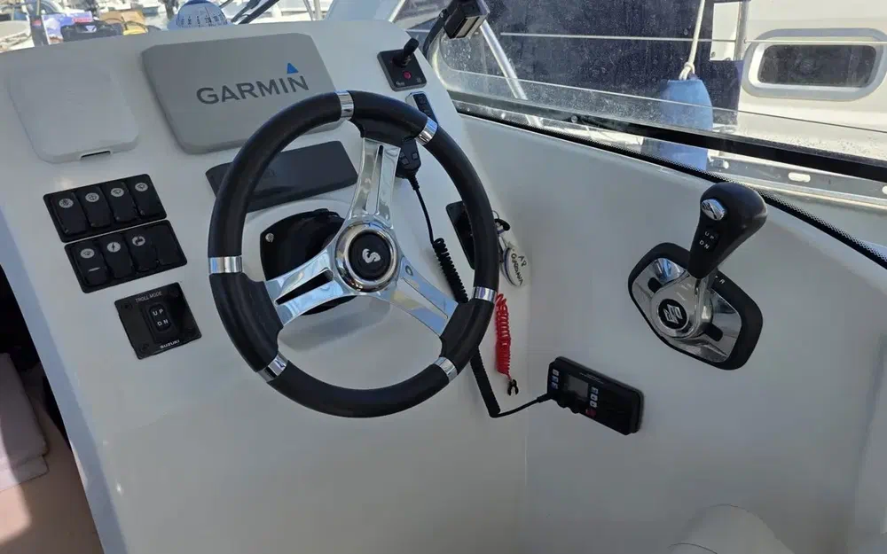 slider 9 Beneteau Antares 8 OB