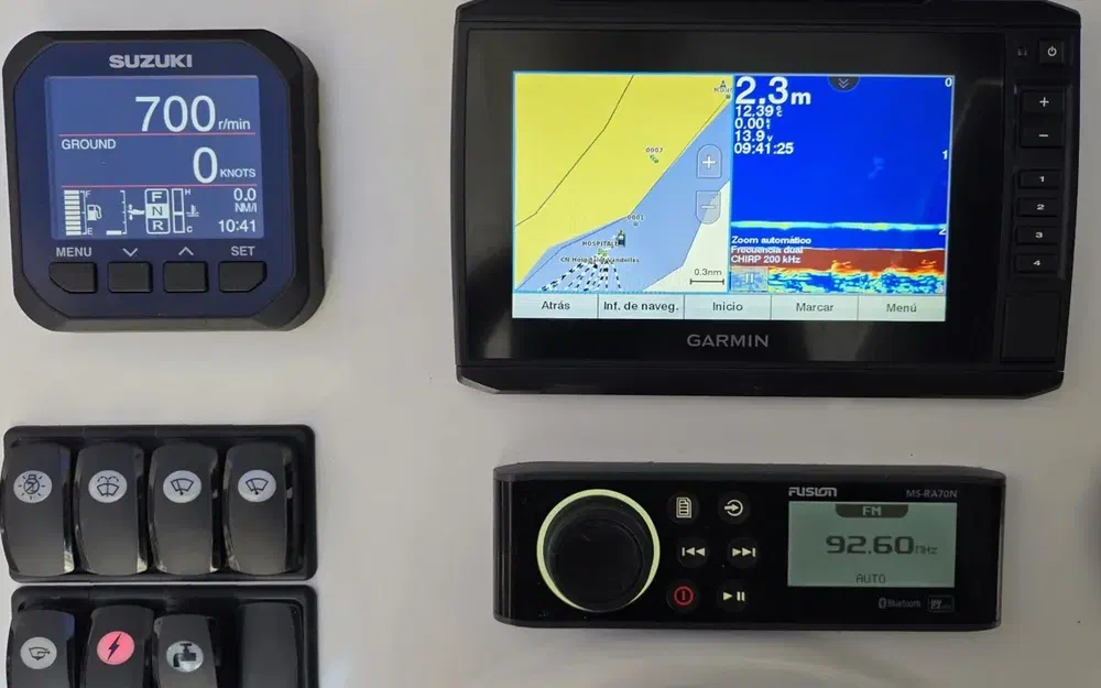 slider 10 Beneteau Antares 8 OB