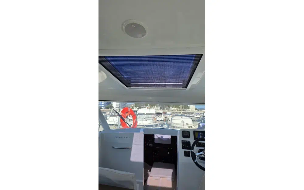 slider 11 Beneteau Antares 8 OB