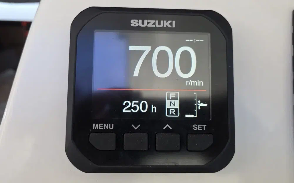 slider 13 Beneteau Antares 8 OB