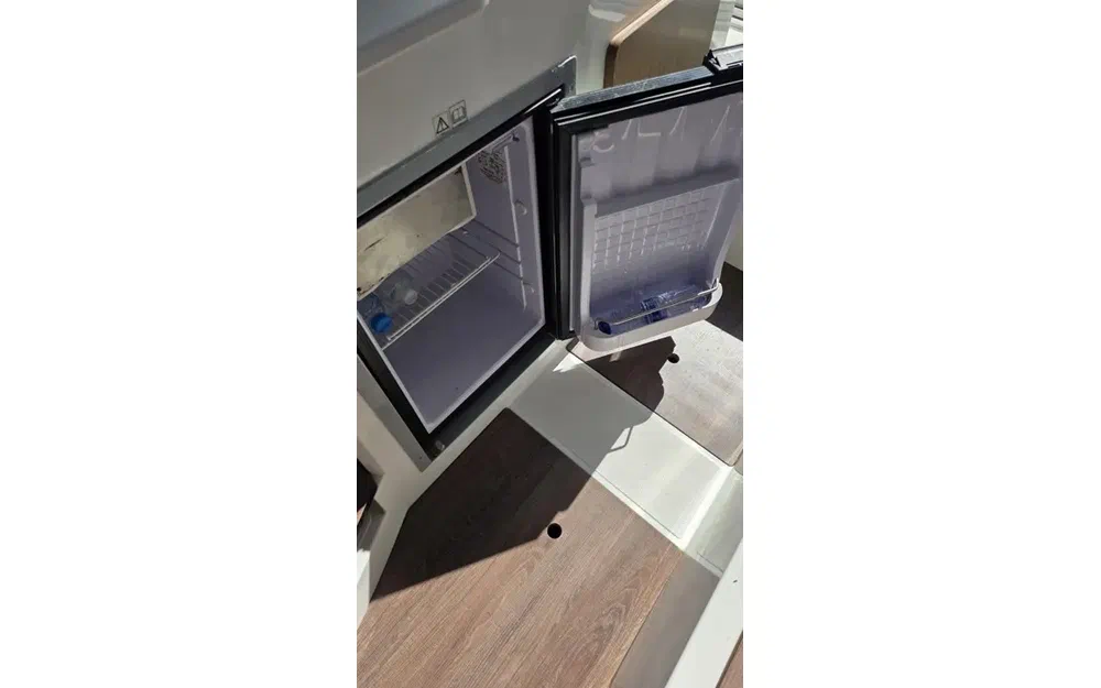 slider 16 Beneteau Antares 8 OB