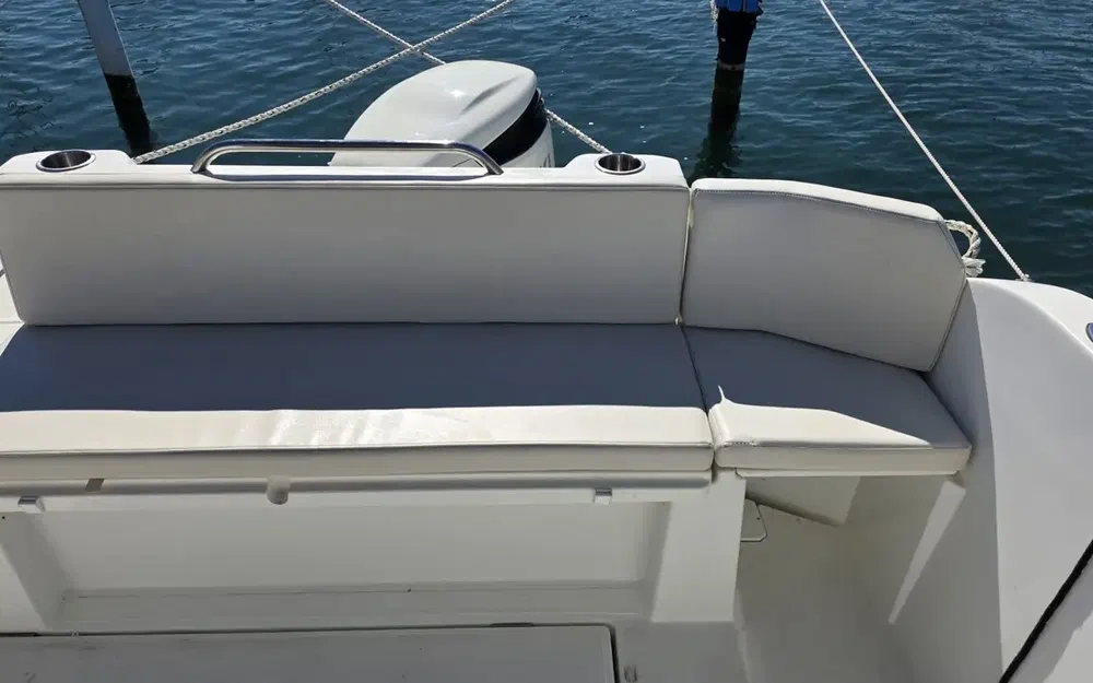 slider 2 Beneteau Antares 8 OB