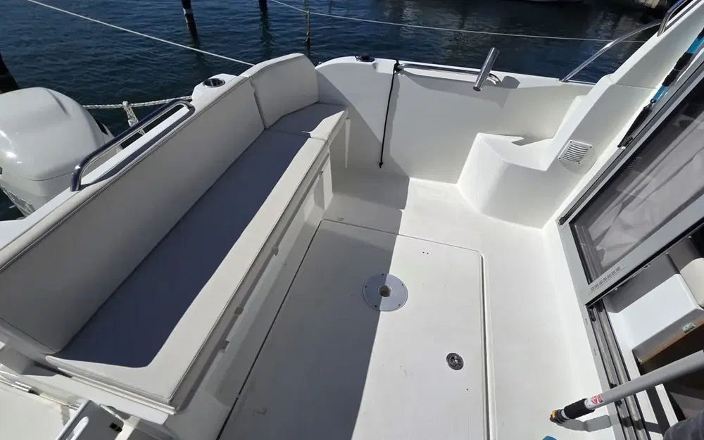 slider 4 Beneteau Antares 8 OB