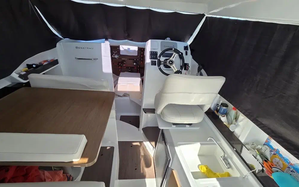 slider 6 Beneteau Antares 8 OB