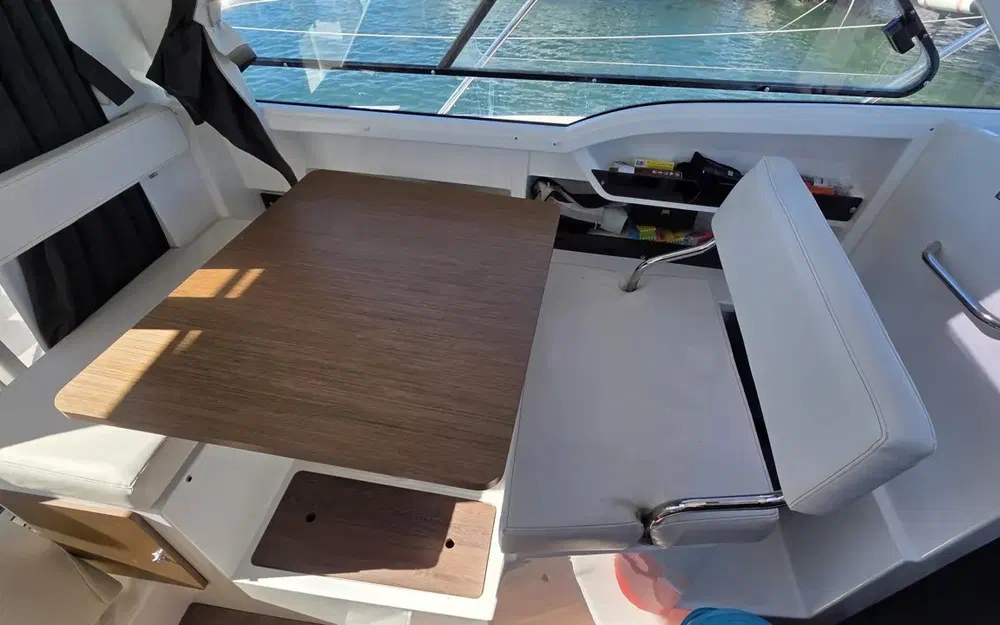 slider 8 Beneteau Antares 8 OB