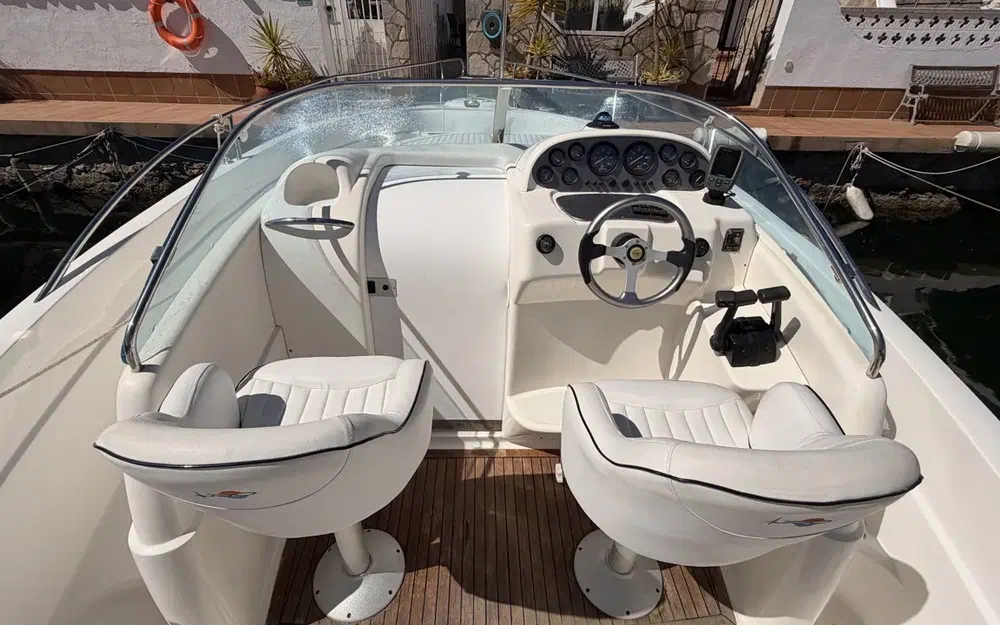 slider 7 Rio 850 Day Cruiser