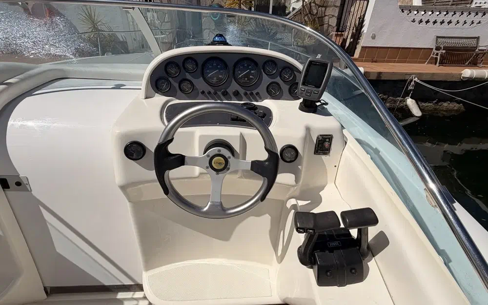 slider 8 Rio 850 Day Cruiser