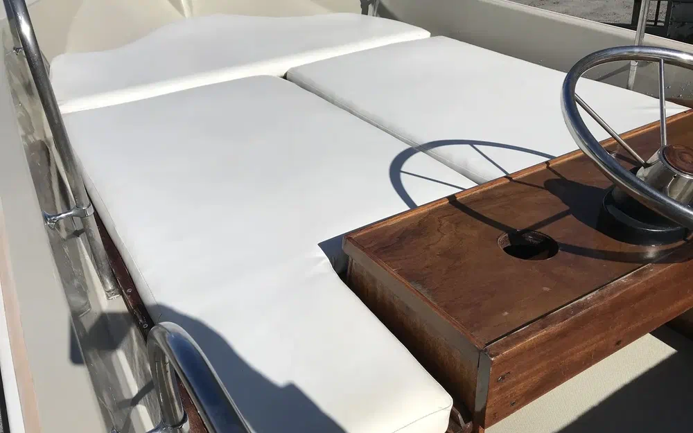 slider 13 Boston Whaler 17