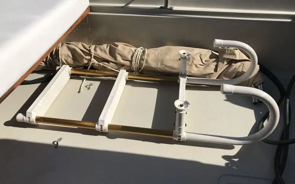 slider 18 Boston Whaler 17