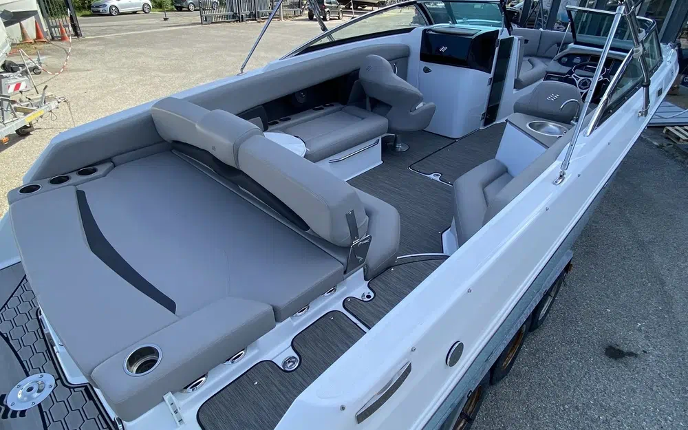 slider 10 Four Winns HD8 OB