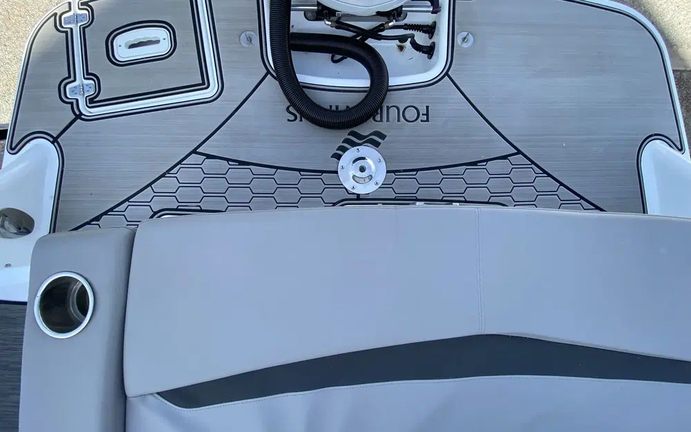 slider 12 Four Winns HD8 OB