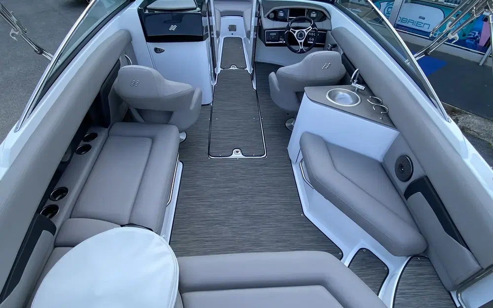 slider 2 Four Winns HD8 OB