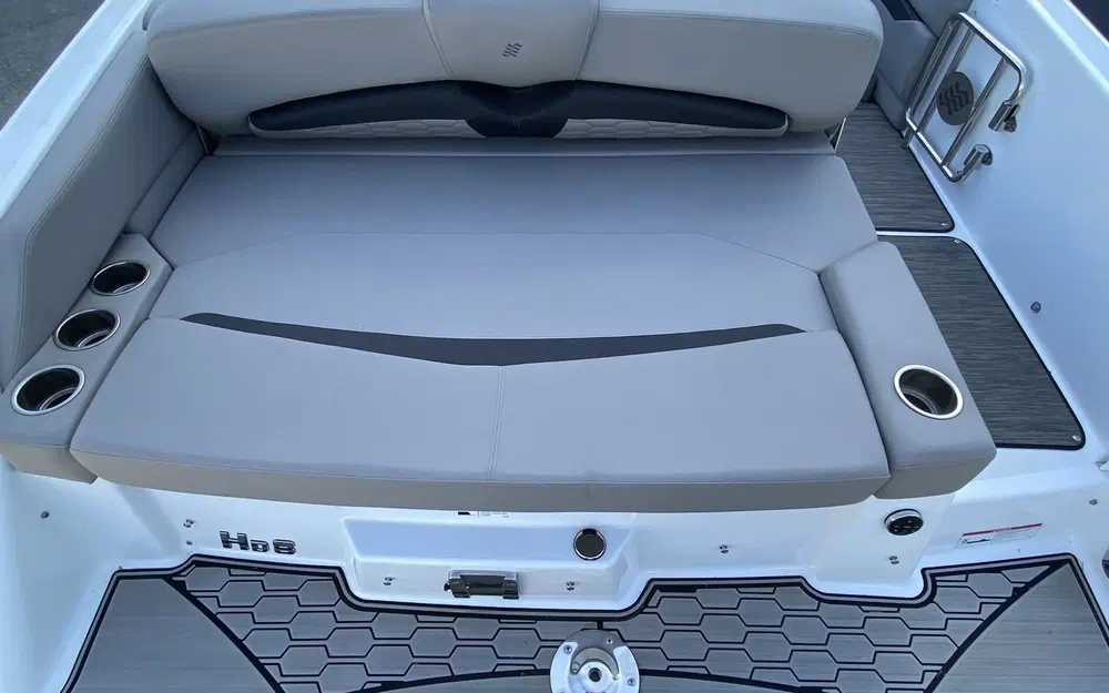 slider 11 Four Winns HD8