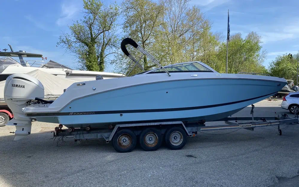 slider 15 Four Winns HD8