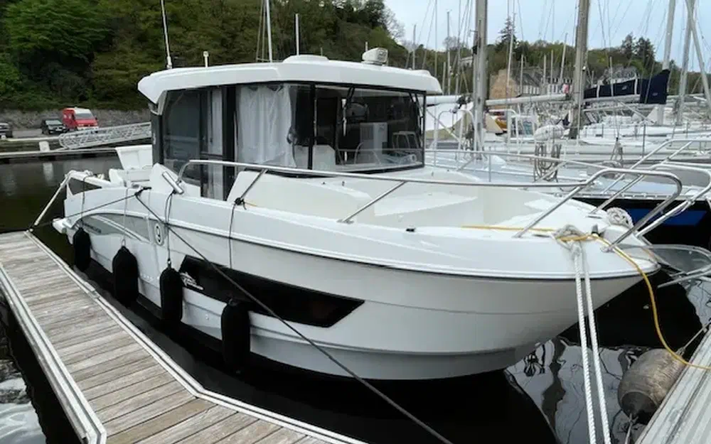 slider 1 Beneteau Barracuda 9