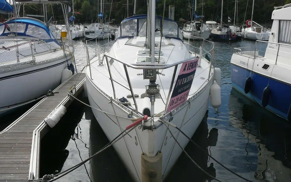 slider 1 Beneteau Oceanis 331 Clipper