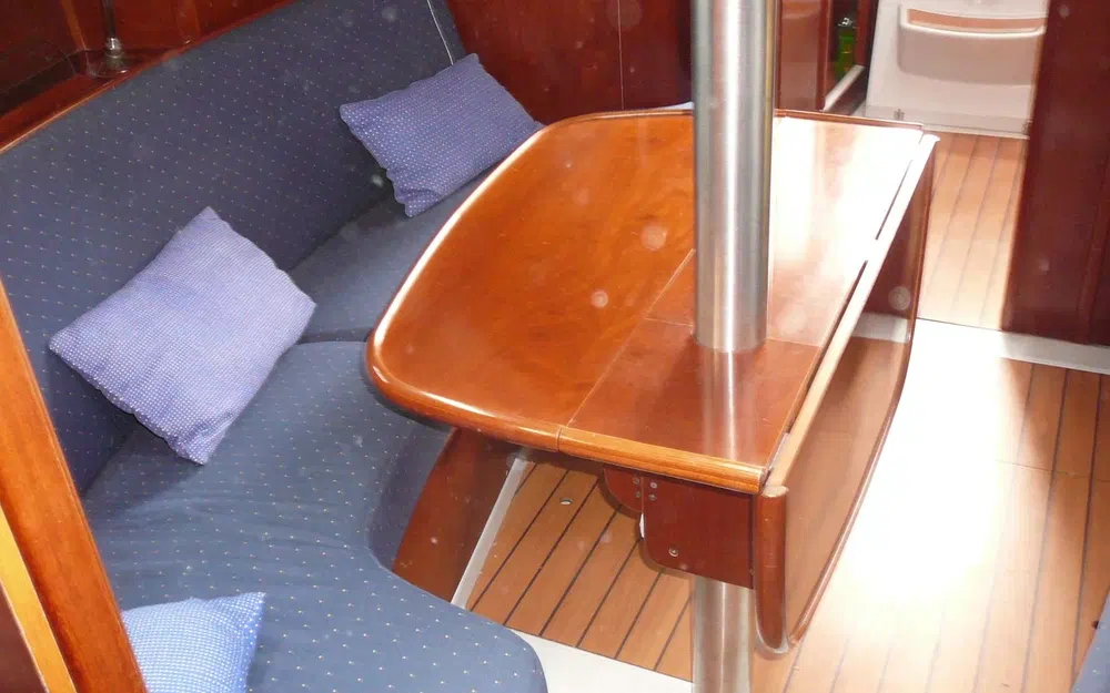 slider 4 Beneteau Oceanis 331 Clipper